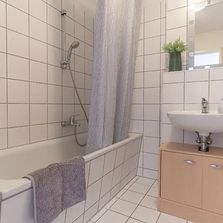Central Apartment, 55M2, Kitchen, Washer, Netflix, Parking Cottbus Exterior photo