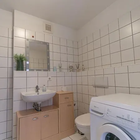 Central Apartment, 55M2, Kitchen, Washer, Netflix, Parking Cottbus Exterior photo