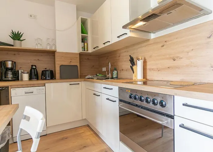 Central Apartment, 55M2, Kitchen, Washer, Netflix, Parking